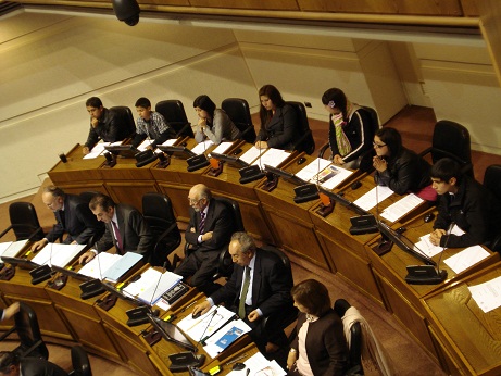 Adolescentes exponen sus derechos en sesión especial del senado