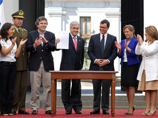 «Ley Hinzpeter» ya tiene su canción