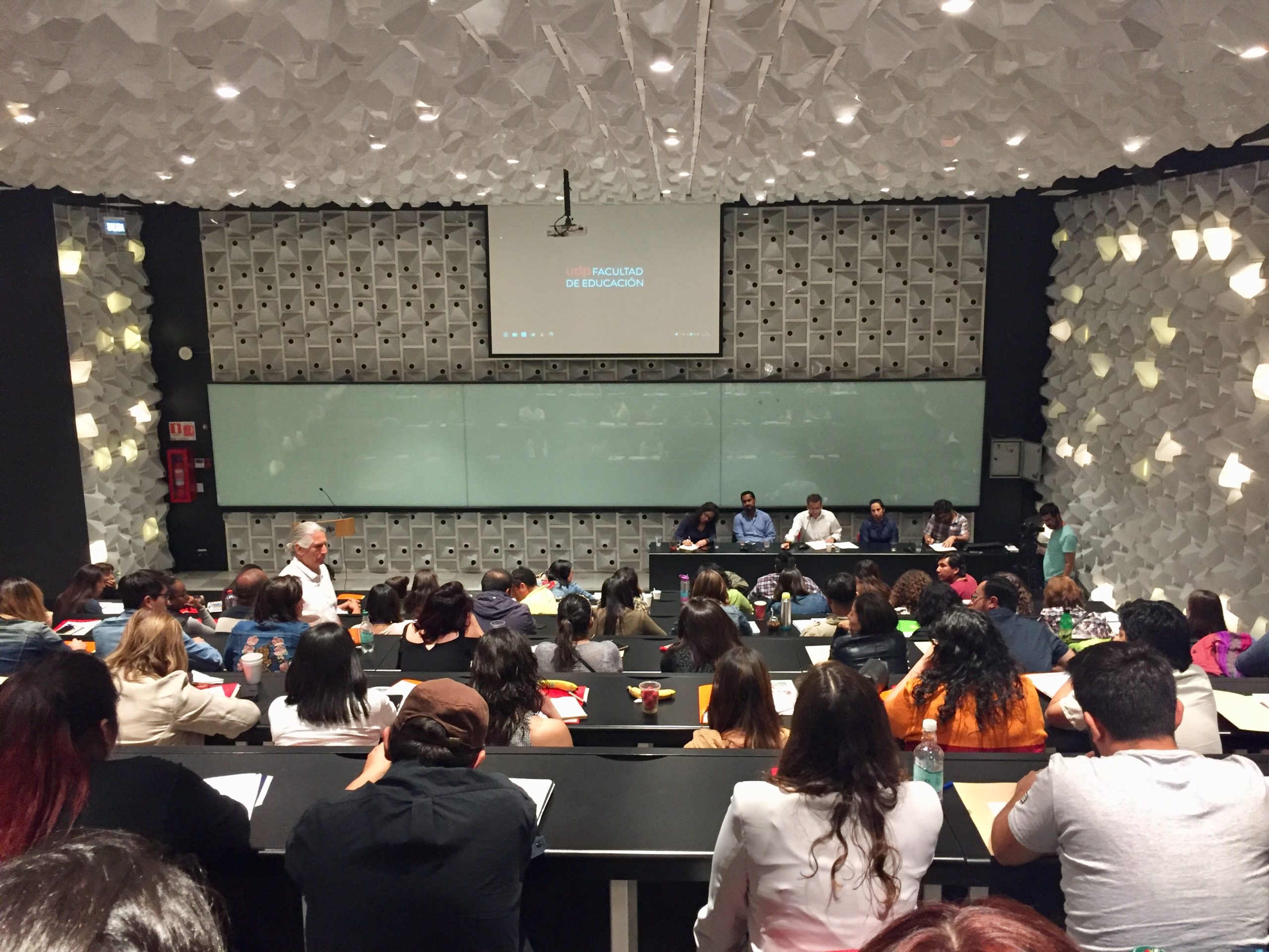 Más de 100 personas vinculadas a la temática de infancia, asistieron a exitoso Taller-Seminario, sobre el rol de los municipios y los derechos de la niñez y adolescencia en Chile.